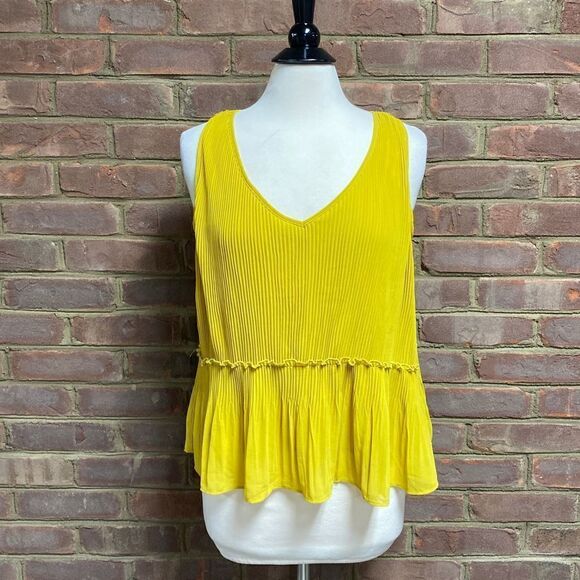 Wishlist Apparel Mustard Sleeveless Top Size Small - Picture 2 of 6